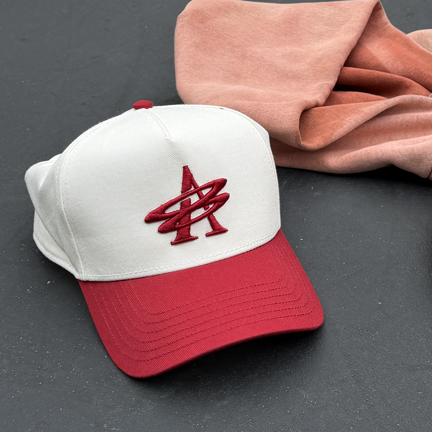 AV8 TWO TONE HAT - CRIMSON RED