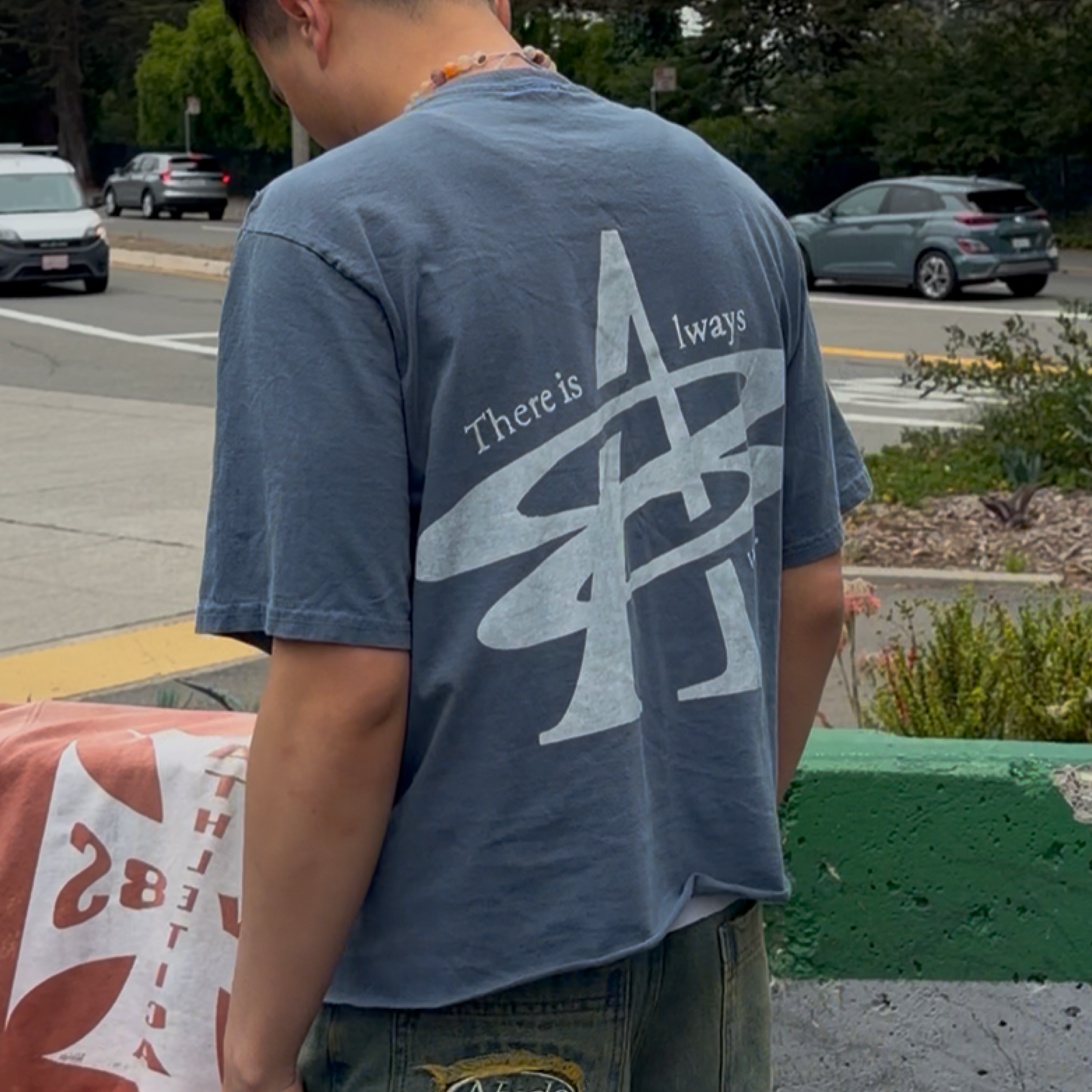 AV8 TEE - NAVY BLUE